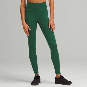 EUC Lululemon Wunder Train High-Rise Tight 28”